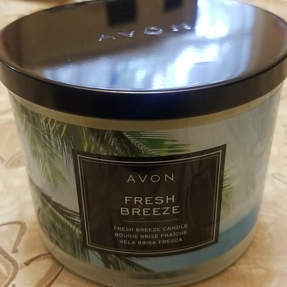 NWOT Avon 3 Wick Candle